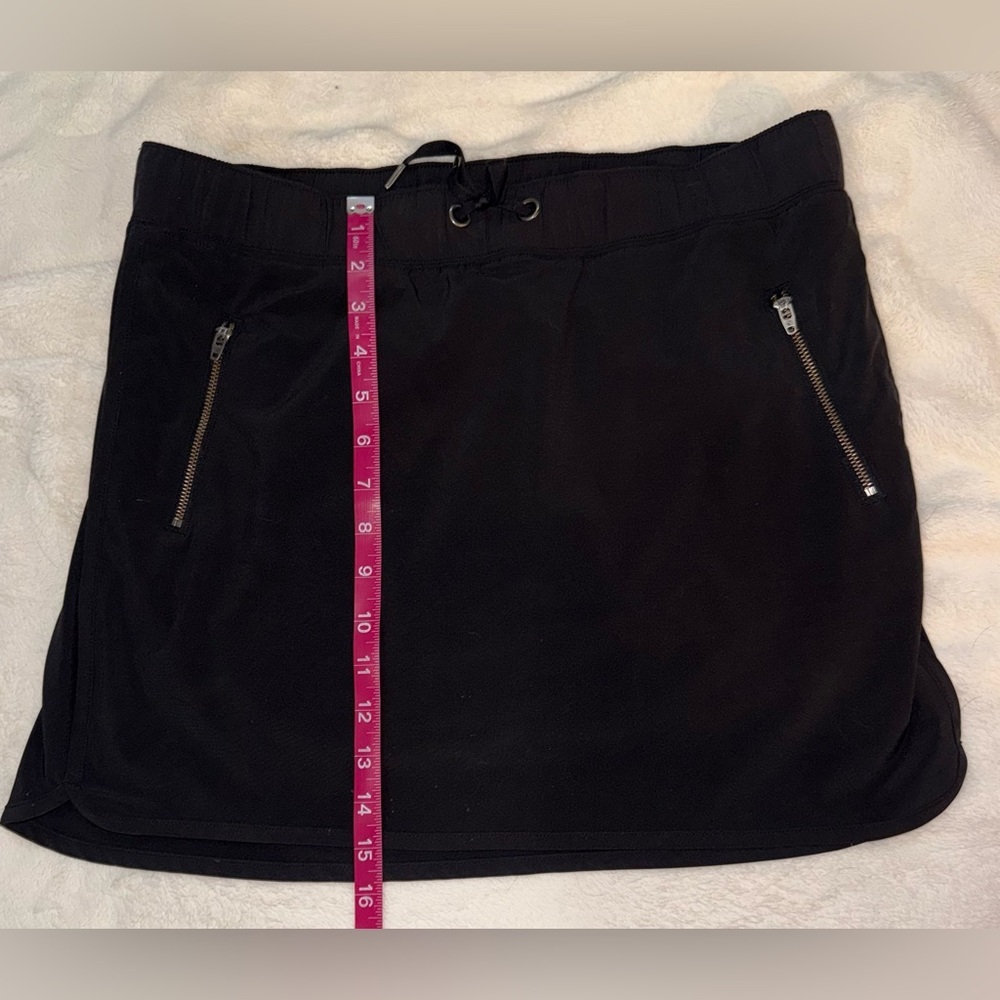 ATHLETA Trekkie Athletic Skort in Black Size Medium - Picture 3 of 7